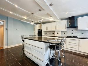 Dining Kitchen - click for photo gallery
